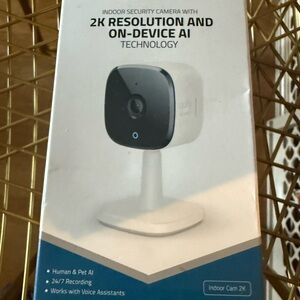 Indoor Security Camera with 2K Resolution and AI Technology
